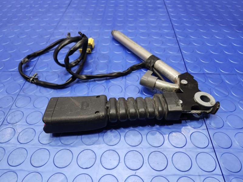2011-2012 Infiniti QX56 Front Seat Belt Buckle Right Passenger Side Black OEM 868421LA0A