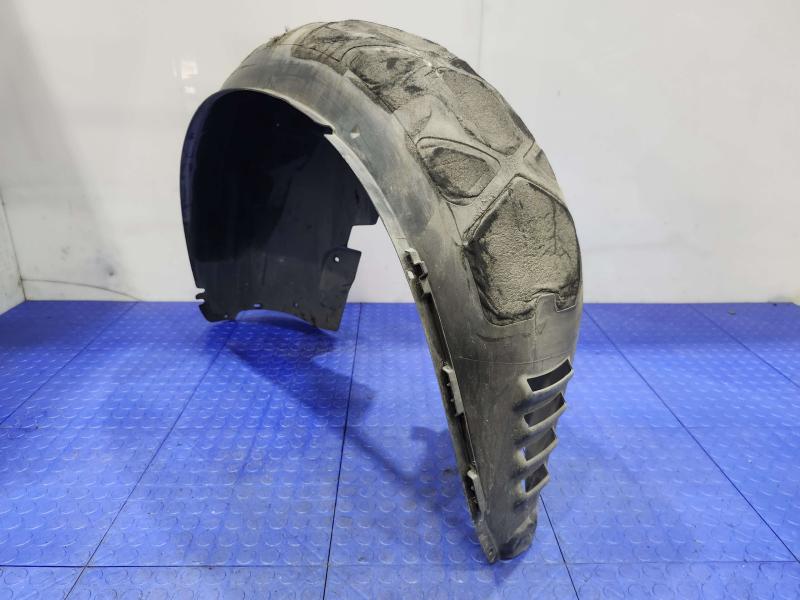 2013 Chrysler 300 Inner Fender Liner