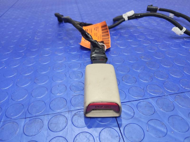 2005 Lexus RX 330 Front Seat Belt