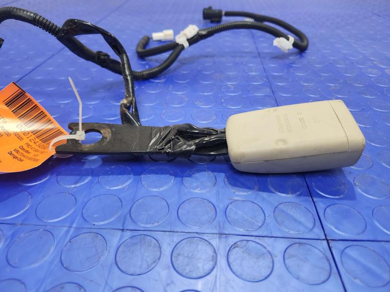 2005 Lexus RX 330 Front Seat Belt