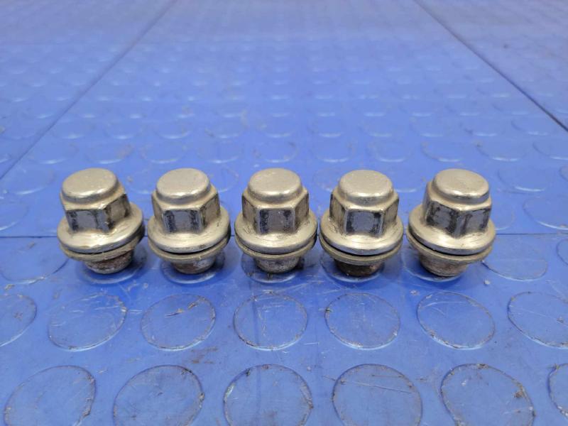 2015 Toyota Camry Lug Nuts