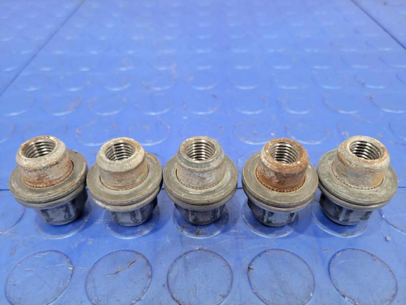 2015 Toyota Camry Lug Nuts