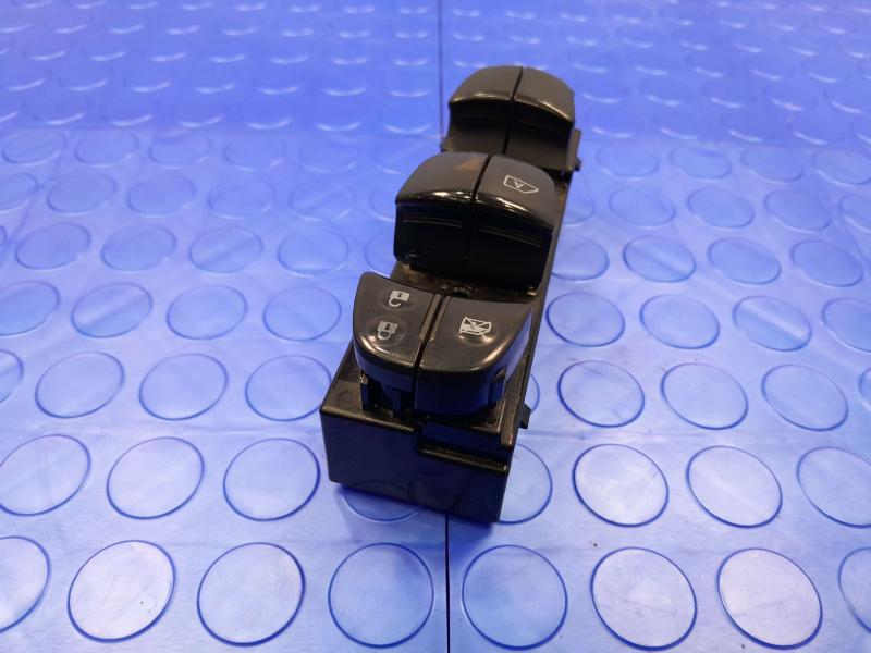 2021 Nissan Versa Door Switch Front