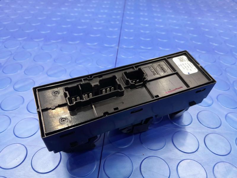 2021 Nissan Versa Door Switch Front