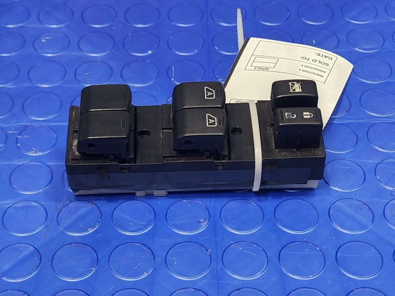 2013 Infiniti FX35 Door Switch Front