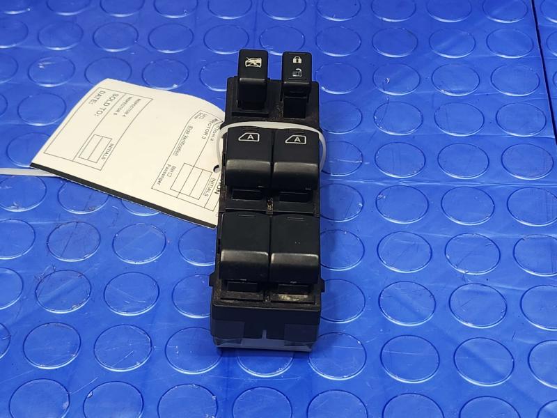 2013 Infiniti FX35 Door Switch Front
