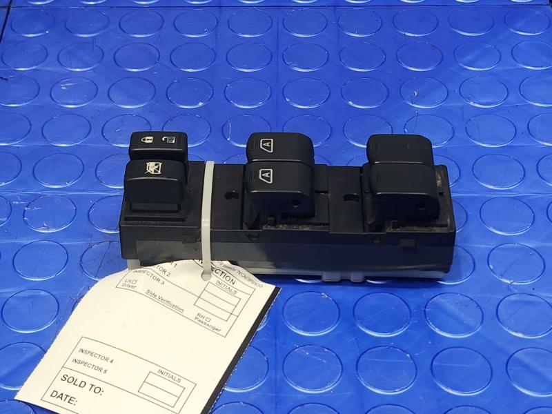 2013 Infiniti FX35 Door Switch Front