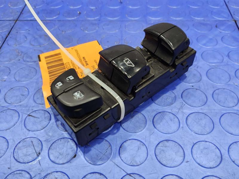 2013 Nissan Pathfinder Door Switch Front