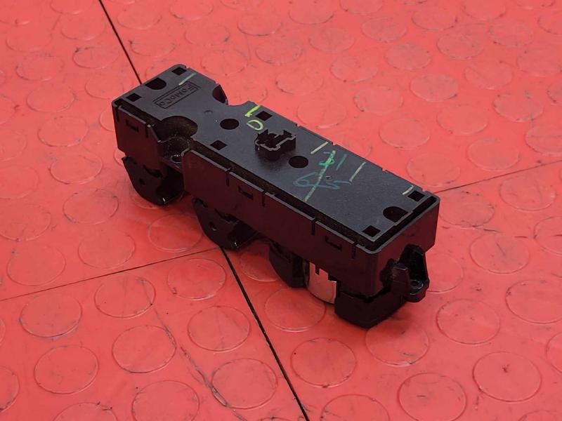 2014 Ford Fusion Door Switch Front