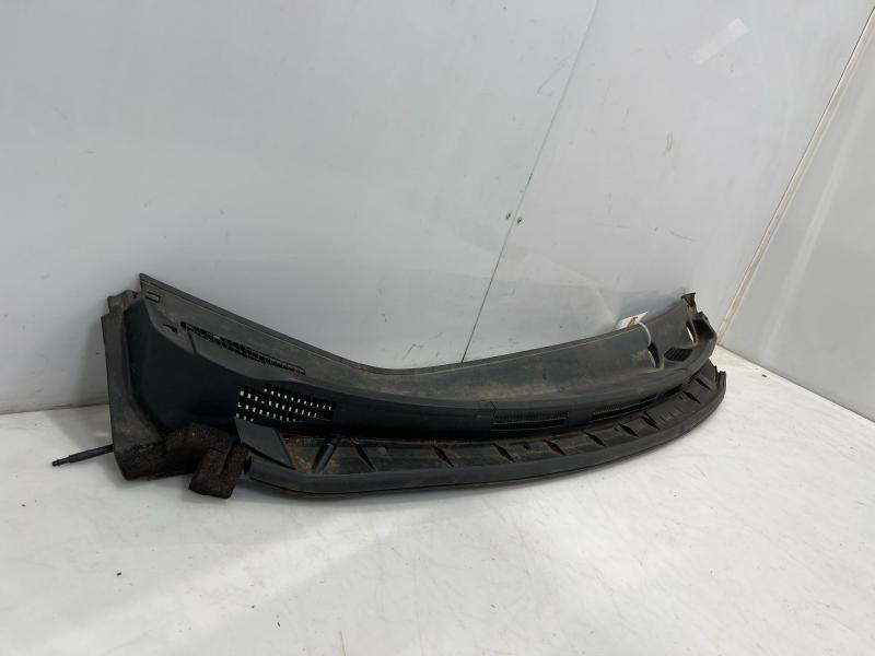 2014 Nissan Versa Cowl