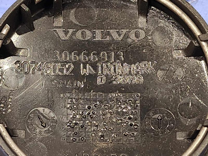 2012 Volvo XC60 Center Cap