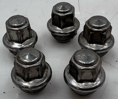 2013 Ford C-MAX Lug Nuts