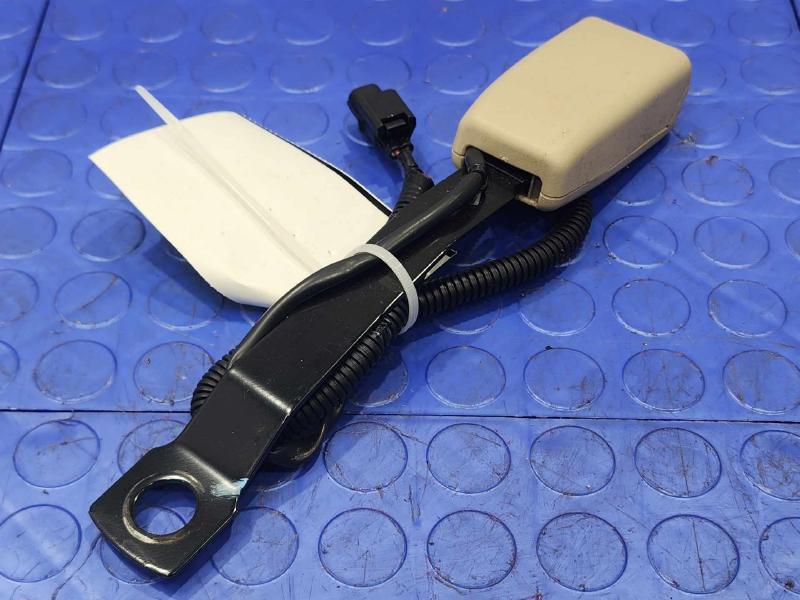 2018 Subaru Legacy Front Seat Belt