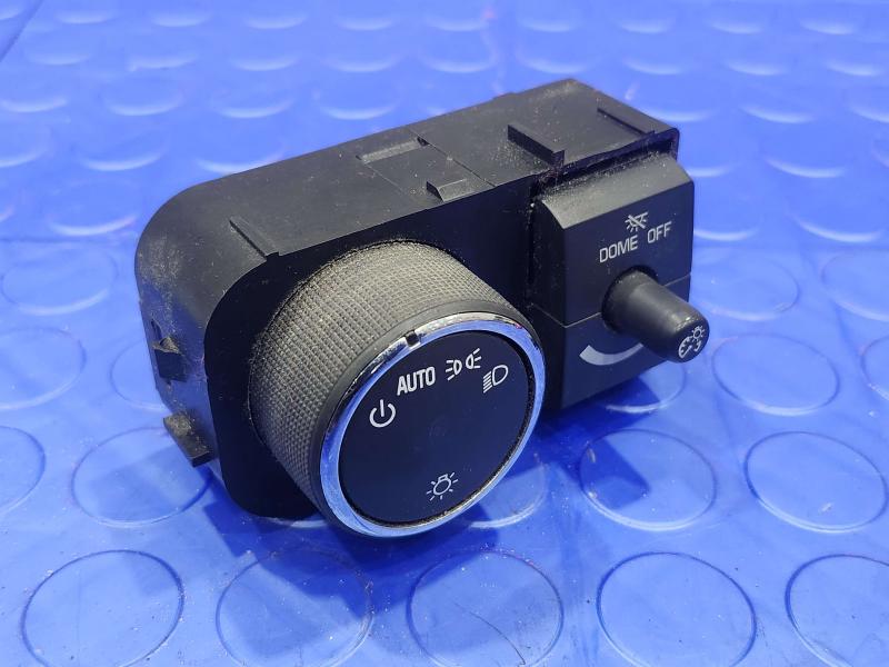 2019 Chevrolet Express 2500 Headlight Switch (Dash Mtd)