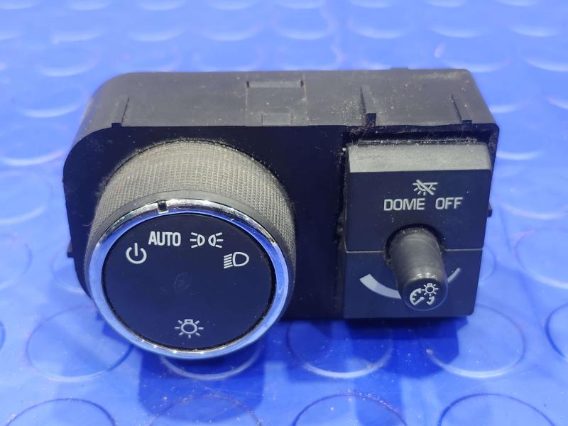2019 Chevrolet Express 2500 Headlight Switch (Dash Mtd)