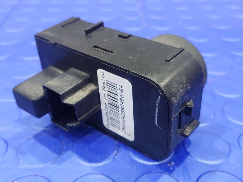 2019 Chevrolet Express 2500 Headlight Switch (Dash Mtd)