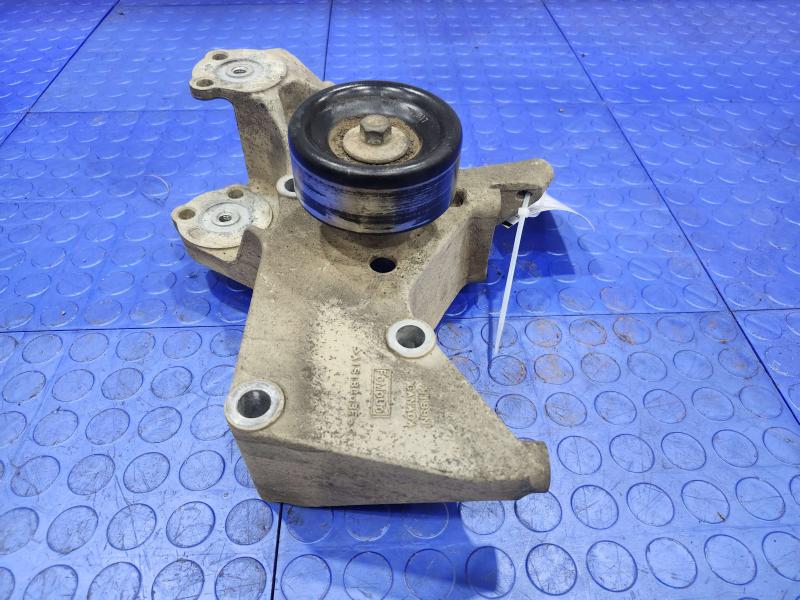 2008 Ford F-250 Super Duty Alternator Bracket