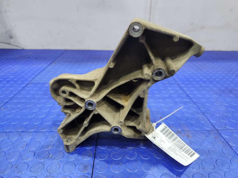 2008 Ford F-250 Super Duty Alternator Bracket
