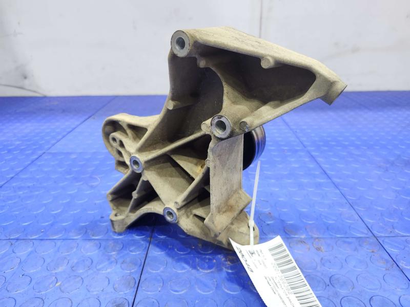 2008 Ford F-250 Super Duty Alternator Bracket
