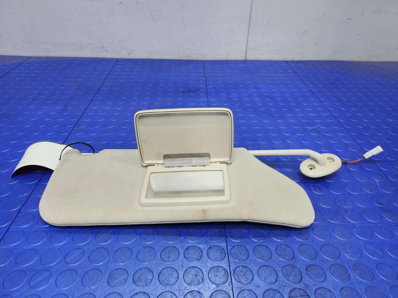 2012 Jeep Liberty Sun Visor