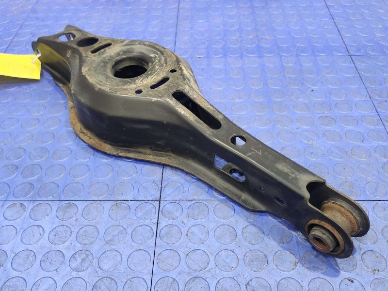2017 Toyota Prius Lower Control Arm Rr