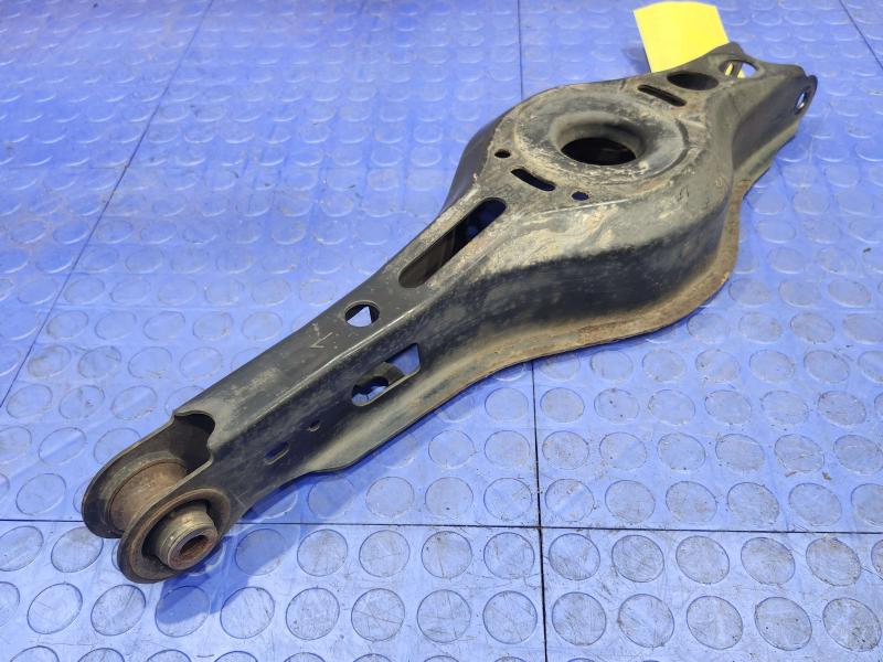2017 Toyota Prius Lower Control Arm Rr