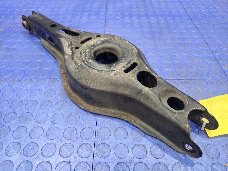 2017 Toyota Prius Lower Control Arm Rr
