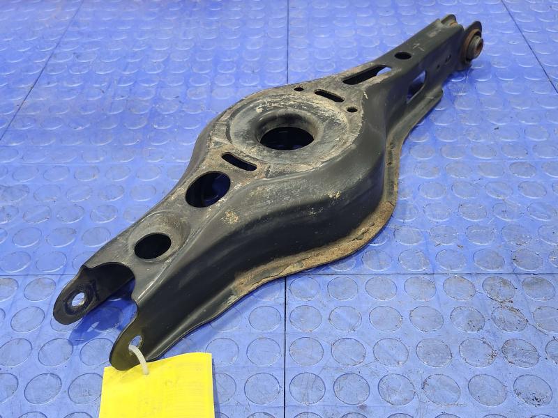 2017 Toyota Prius Lower Control Arm Rr
