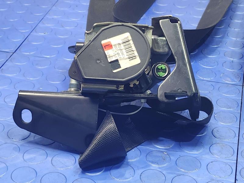 2006 Mercedes CLS-Class Rear Seat Belt