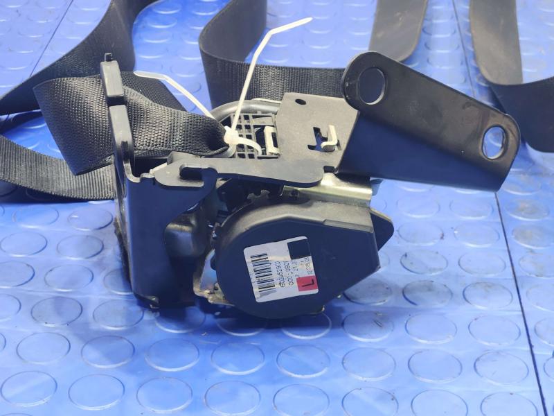 2006 Mercedes CLS-Class Rear Seat Belt