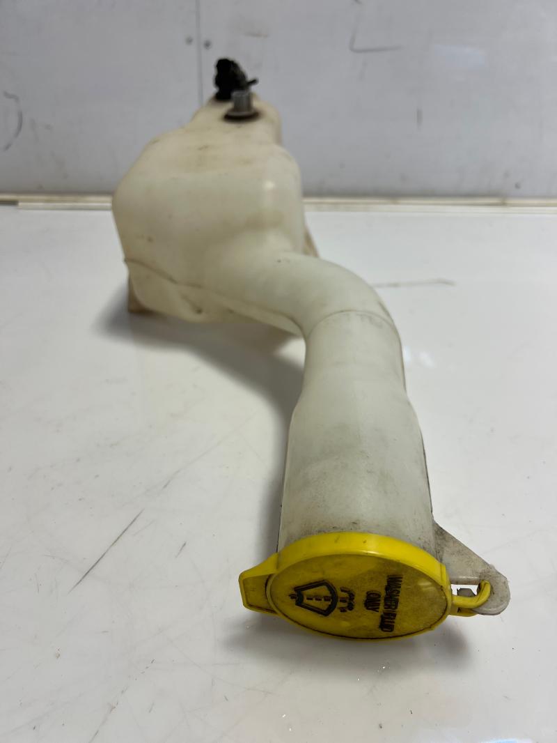 2008 Dodge Charger Washer Bottle