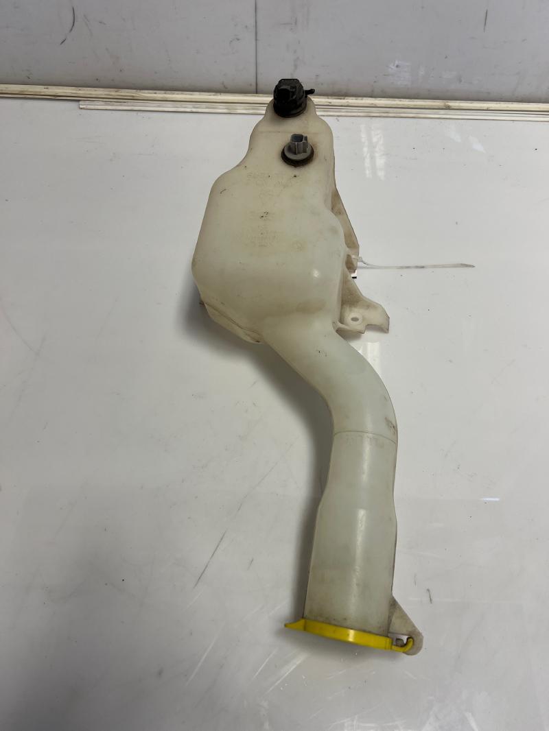 2008 Dodge Charger Washer Bottle