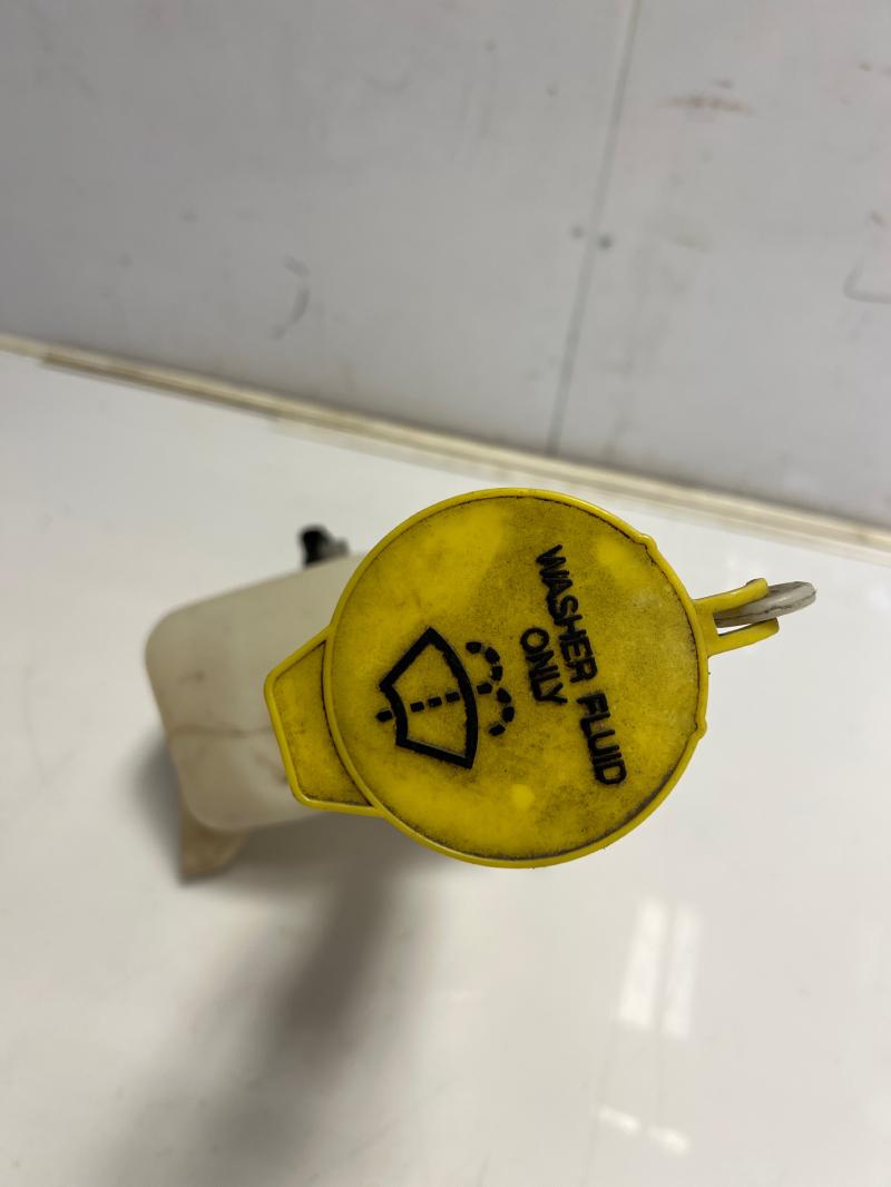 2008 Dodge Charger Washer Bottle