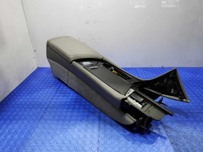 2014 Cadillac CTS Sedan Center Console Assembly Gray Leather OEM 23206052