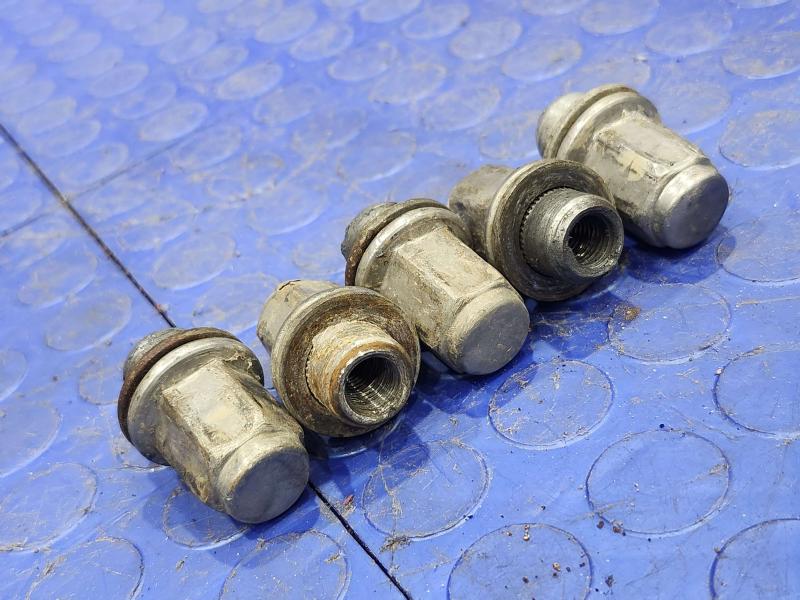 2011 Toyota Corolla Lug Nuts