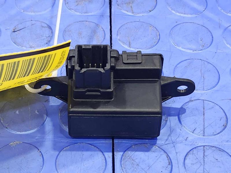 2007-2014 Cadillac Escalade Rear Object Alarm Indicator Module OEM 21997869