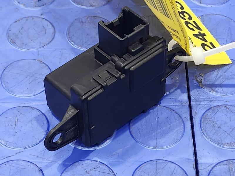 2007-2014 Cadillac Escalade Rear Object Alarm Indicator Module OEM 21997869