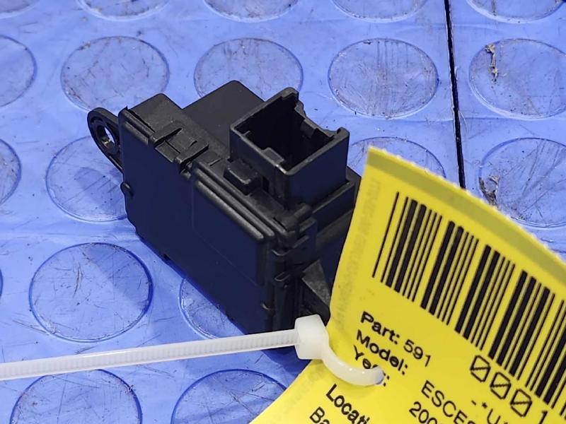 2007-2014 Cadillac Escalade Rear Object Alarm Indicator Module OEM 21997869