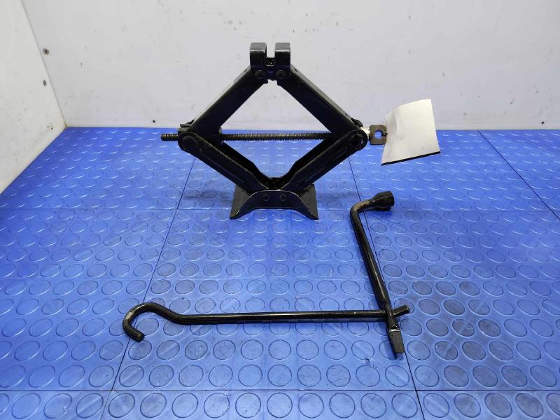 2015 Subaru Legacy Jack Assembly