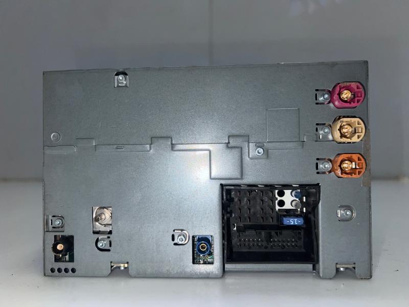 2010 2011 2012 BMW 740i 750i 760i F01 F02 AM FM CD Receiver OEM 65129257010