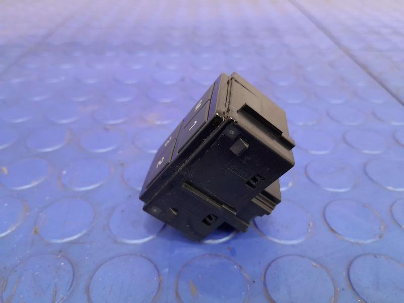 2017-2019 Jaguar XE Driver Seat Mirror Memory Control Switch OEM T2H3543