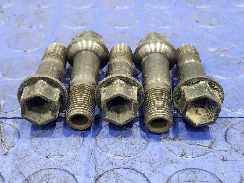 2012 Mercedes ML-Class Lug Nuts