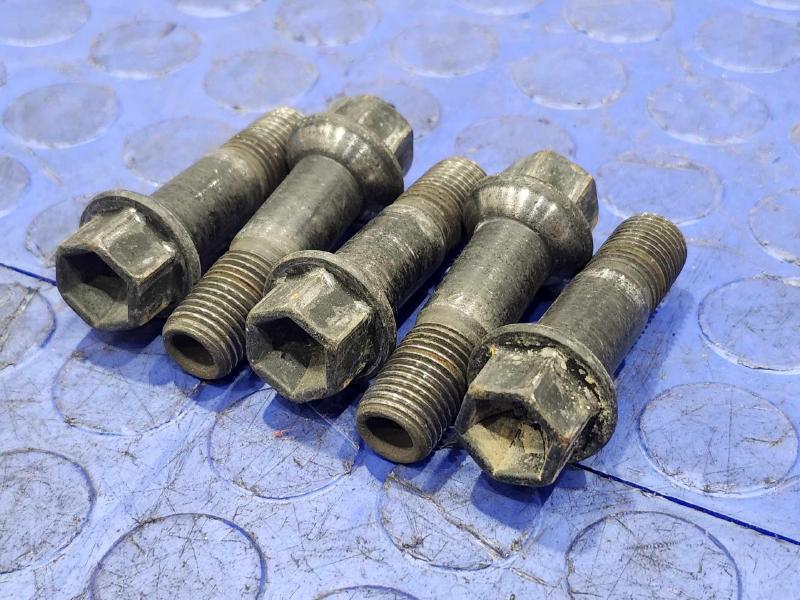 2012 Mercedes ML-Class Lug Nuts