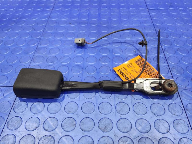 2017 Chrysler 200 Front Seat Belt