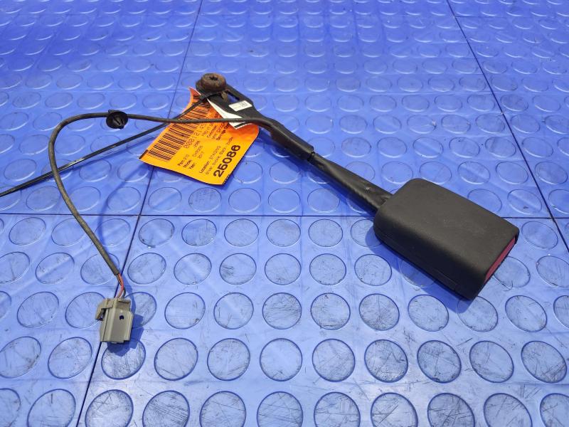 2017 Chrysler 200 Front Seat Belt