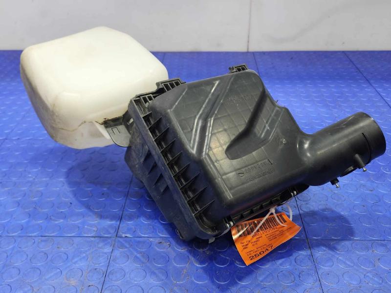 2014-2018 Subaru Forester 2.5L PZEV Engine Air Cleaner Box Assembly OEM 46052SG000 46051FG000