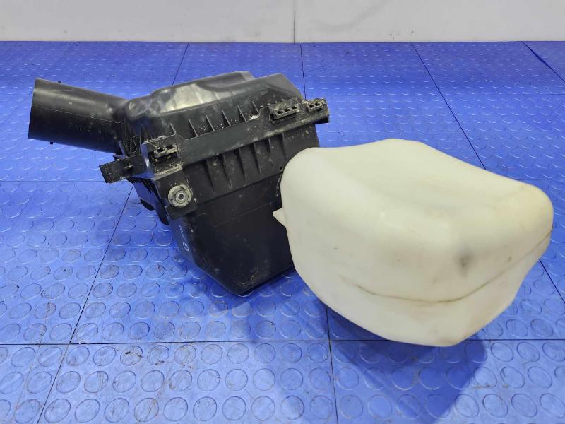2014-2018 Subaru Forester 2.5L PZEV Engine Air Cleaner Box Assembly OEM 46052SG000 46051FG000