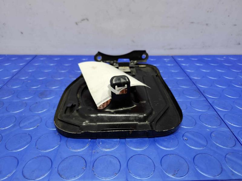 2010 Subaru Legacy Fuel Tank Door