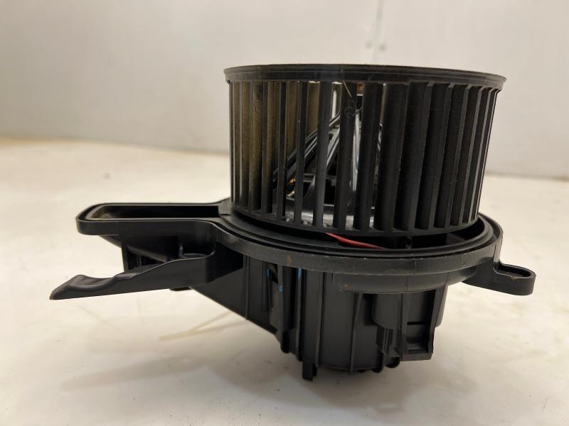 2009 Chevrolet Tahoe Blower Motor