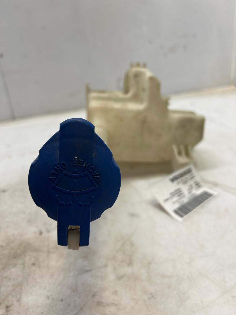 2010 Hyundai Tucson Washer Bottle